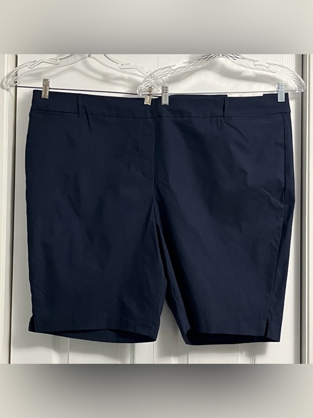 PENNINGTONS Universal Fit Savvy navy blue Bermuda shorts NWT women’s size 32